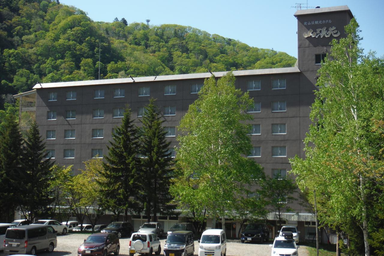 Hotel Sankeien Sapporo Esterno foto