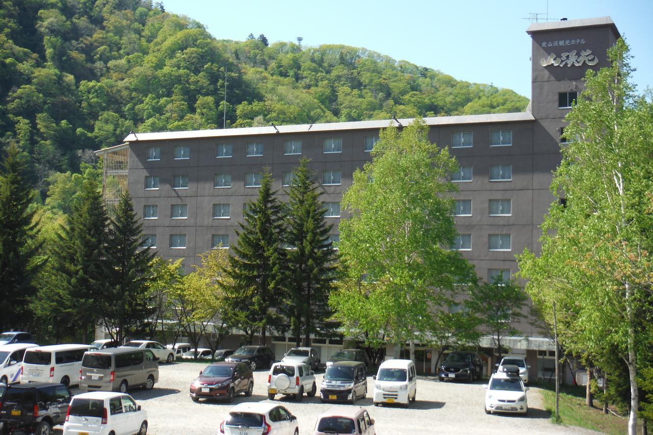 Hotel Sankeien Sapporo Esterno foto