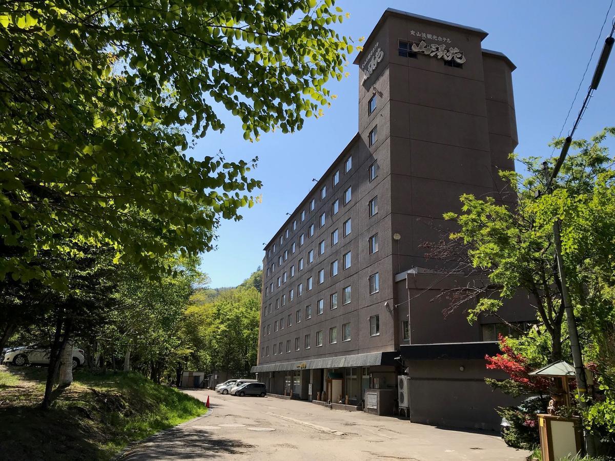 Hotel Sankeien Sapporo Esterno foto