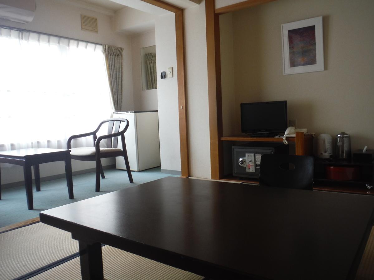 Hotel Sankeien Sapporo Esterno foto